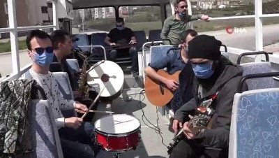  Sesi duyan balkonlara koştu