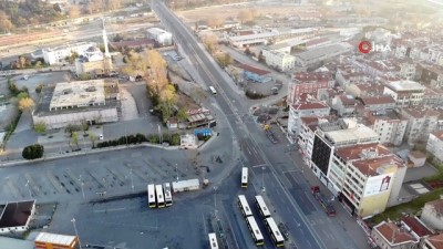  Sokağa çıkma kısıtlaması sonucu Kadıköy Meydanı boş kaldı
