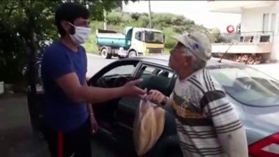  Zabıta ekipleri evine ekmek götürünce, gözyaşlarına hakim olamadı