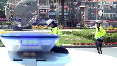 kalaba -  Kısıtlamanın ikinci gününde de İzmir sokaklarına sessizlik hakim Videosu
