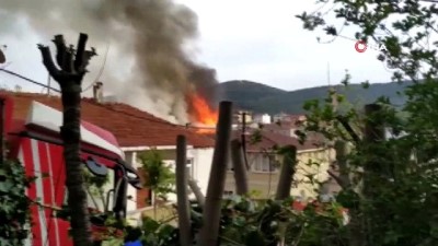 cati yangini -  Sultanbeyli'de çatı yangını Videosu