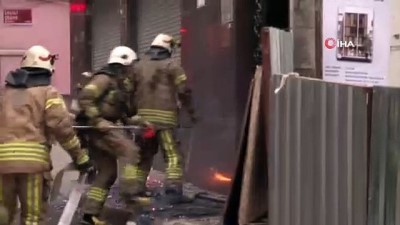  Beyoğlu'nda 5 katlı binada çıkan yangında 1 kişi hayatını kaybetti