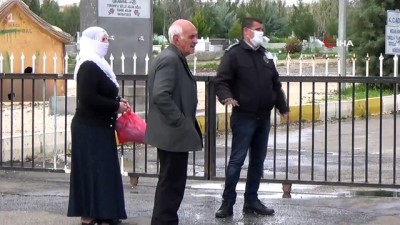 seydim -  Korona virüs önlemleri nedeniyle vatandaşlar mezarlıkların kapısından döndü Videosu
