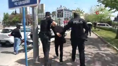 koca dehseti -  Antalya'da eski koca dehşeti...Eski eşi tarafından bıçakla darp edilen kadını polis ekipleri kurtardı Videosu