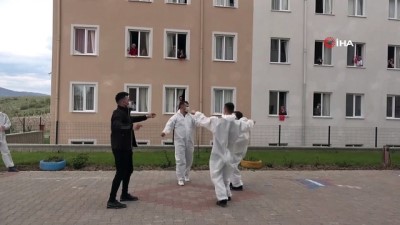 isaf -  Karantinadaki vatandaşlara mini konser Videosu