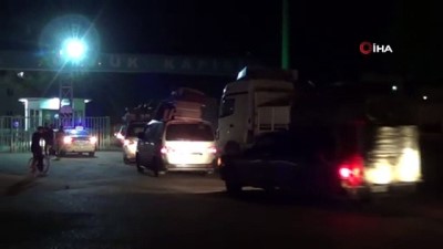 gumruk kapisi -  Afrin’den gelen 150 konvoyluk araç Türkiye üzerinden Suriye'ye geçti Videosu
