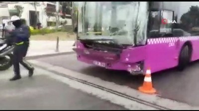 emniyet kemeri -  Kadıköy’de İETT otobüsü minibüse çarptı: 1 yaralı Videosu