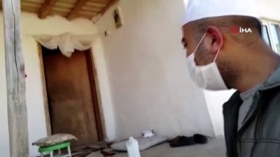 koy imami -  Köy imamı, 65 yaş üstü vatandaşların hayvanlarını otlatıp alışverişini yapıyor Videosu
