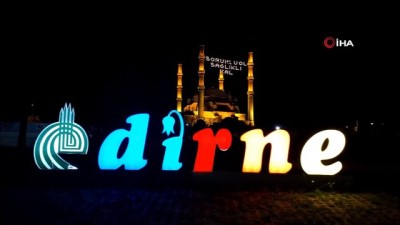 mahya -  Selimiye Camii'nde ‘Sorumlu ol, sağlıklı kal’ mahyası Videosu