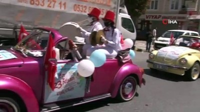 klasik otomobil -  Esenyurt'ta renkli 23 Nisan kutlaması Videosu
