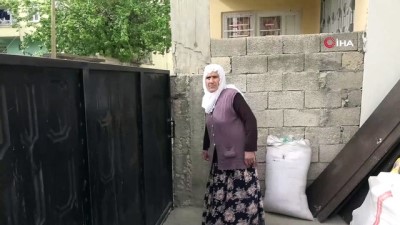 en yasli kadin -  Evde sıkılan 75’lik nine örümcek gibi duvara tırmandı...O anlar kamerada Videosu