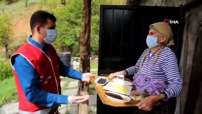 cicekli -   Tunceli'de 65 yaş ve üstüne 'Leylak çiçekli' kahvaltı servisi Videosu