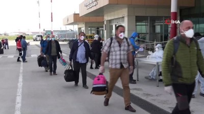 saglik personeli -  Umman’dan 250 Türk vatandaşı Van’a getirildi Videosu