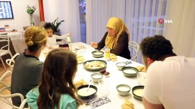  - Almanya’da Müslümanlar Ramazan ayının ilk iftarını evlerinde açtı
