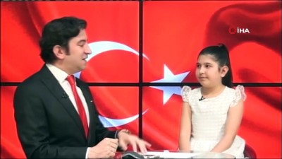dunya cocuklari -  Canlı yayınlanan haber bültenini 10 yaşındaki kızı ile sundu Videosu