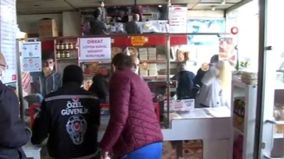 alabalik -  Erzurum’da marketlerin kapanmasına dakikalar kala hareketlilik yaşandı Videosu