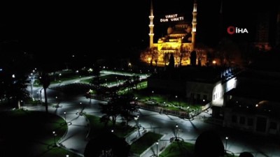 mahya -  Ramazan’ın ilk akşamı Sultanahmet Meydanı boş kaldı Videosu