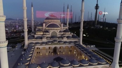 mahya -  Ramazan'ın ilk gününde Çamlıca Camii böyle görüntülendi Videosu