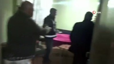 karahisar -  Tedbirleri hiçe sayıp kumar oynayan 13 kişiye polis baskını Videosu