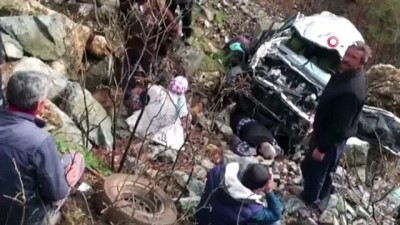  Mersin'de uçuruma yuvarlanan kamyonette 3 kişi hayatını kaybetti