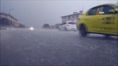 saganak yagis -  10 dakikalık yağış caddeleri göle çevirdi Videosu