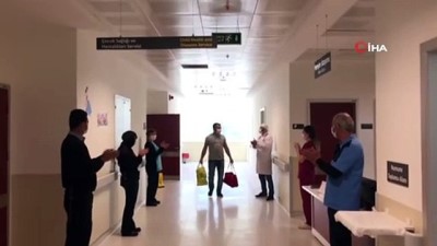 saglik personeli -  Antalya'da koronavirüsü yenen hasta alkışlarla taburcu edildi Videosu