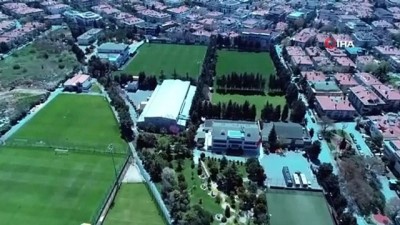 takim otobusu -  Boş futbol sahaları sahiplerini bekliyor Videosu