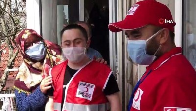 terorle mucadele -  Down sendromlu genç kumbarasını Kızılay’a bağışladı Videosu