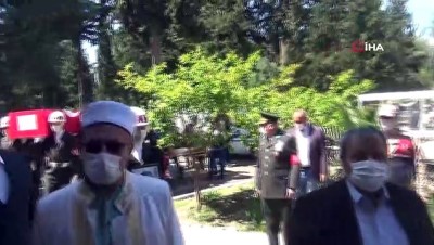 sozlesmeli er -  Şehit oğlunun cenazesine sedyeyle katıldı Videosu