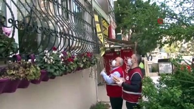  Türk Kızılayı Kadıköy’de ramazan pidesi dağıttı