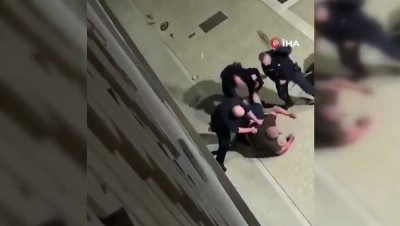 polis siddeti -  - Fransız polisi yakaladığı şahsı köpek ağızlığıyla darp etti Videosu