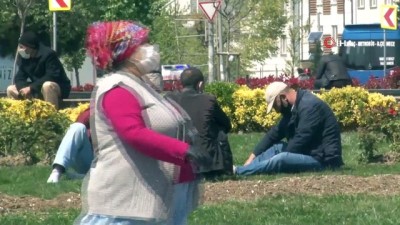  Uyarıları dilemeyerek dışarı çıkan vatandaş: “Bugün çok kalabalık, inşallah hep böyle olur”