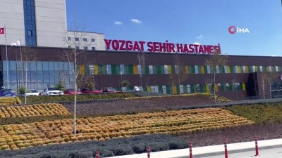  Yozgat’ta korona virüsü yenen hasta alkışlarla taburcu oldu