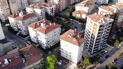  Maltepe’de  seyyar meddah ve musiki gösterisini izlemek için balkonlara ve pencerelere koştular