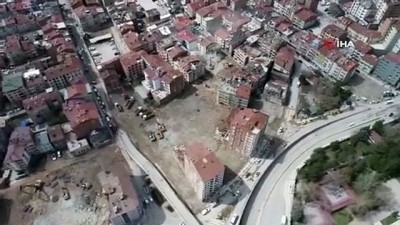  Elazığ'da depremde hasar gören bir mahallede daha yıkım başladı