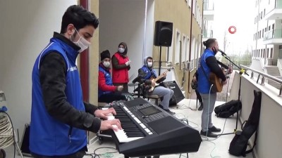 muzik grubu -  Karantina yurdu verilen konserle şenlendi Videosu