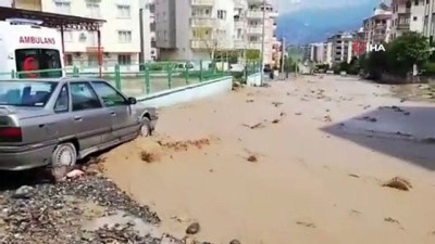yagmur suyu -  Osmaniye'de şiddetli yağış sele dönüştü Videosu