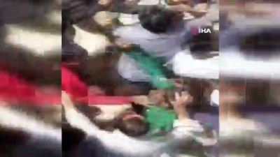 polis mudahale -  - Pakistan’da cuma namazı gerginliği: Halk ile polis arasında arbede Videosu