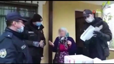  Sakarya’da polis ve bekçiler yardım ödemelerini adreslere giderek ailelere ulaştırdı