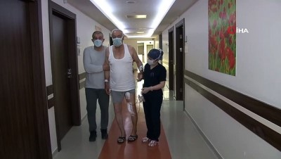 ameliyathane -  50 yıllık tiryakinin bacakları ‘hibrit tedavi’ ile kesilmekten kurtuldu Videosu