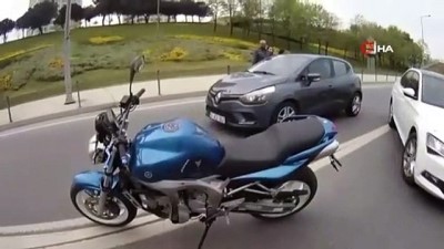 kirkoy -  İstanbul’da motosikletlilerin ölümden döndüğü “makas” terörleri kamerada Videosu