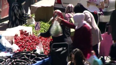 pazar alisverisi -  İstanbul’un göbeğinde sosyal mesafesiz ve seçmece pazar alışverişi Videosu