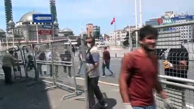 taksim meydani -  Taksim’de 1 Mayıs öncesi meydana çıkan yollar barikatlarla kapatıldı Videosu