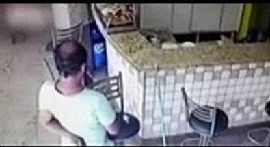 Ölüm korkusu yüzünden dezenfektanı kafaya dikti
