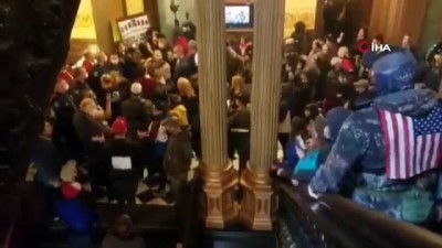 karantina -  - ABD'de karantina karşıtı silahlı protestocular, Michigan Eyaleti Meclis binasını bastı
- Trump: 'Çok iyi insanlar ama kızgınlar' Videosu