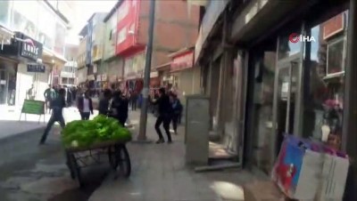 zabita memuru - Ağrı’da zabıta ve seyyar satıcılar arasında kavga çıktı Videosu