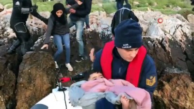  Yunanların ölüme terk ettiği göçmenleri Türk Sahil Güvenlik ekibi kurtardı
