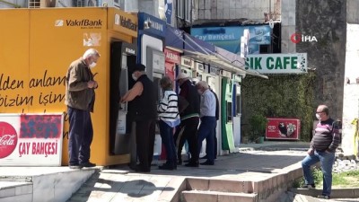 bankamatik -  65 yaş üstü ilk banka hesaplarını kontrol etti Videosu