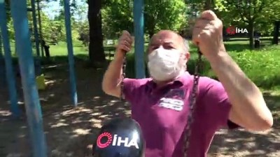 hareketsizlik -  Kimisi salıncağa kimisi kaydırağa...65 yaş üstü vatandaşlar özgürlüğün tadını doya doya çıkardı Videosu