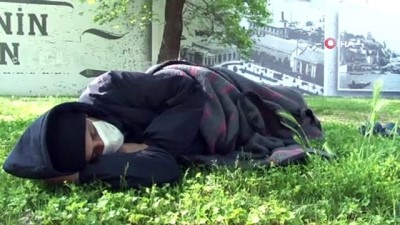 ulser -  - Sokakta yaşayan Yunus Burak’ın dramı: “2 aya yaklaştı yıkanmıyorum” Videosu